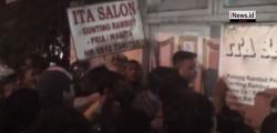 Dibunuh Pasangan, Waria di Palembang Ditemukan Tewas dalam Salon