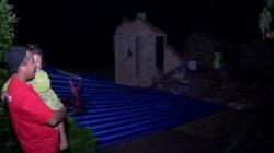 Rumah Warga Kediri Ambruk Diterpa Puting Beliung, Ibu dan Anak Terluka