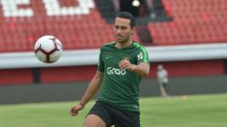 Ezra Walian Jadi Kado Ulang Tahun Ke-88 Persib Bandung <