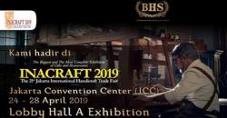 Hadiri Inacraft 2019, Rasakan Sensasi Menenun Sarung BHS Secara Manual