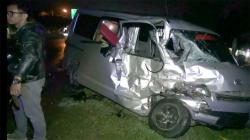 Minibus Gran Max Ditabrak Mobil Boks di Subang, Belasan Buruh Luka