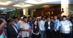 Sujud Syukur Prabowo di Deklarasi Kemenangan, Ini Artinya Bagi Busyro