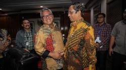 Berikan Dukungan Moral, Mahfud MD Datangi KPU
