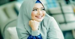 Kisah Hijrah Dea Mirella, Sempat Salahkan Tuhan saat Anak Meninggal