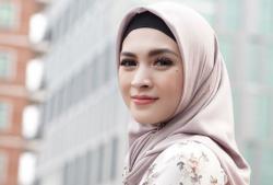 Ternyata, Ini Alasan Donita Mantap Berhijab
