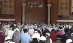 Warga Gelar Zikir Bersama Menunggu Kedatangan Jenazah Ustaz Arifin Ilham 