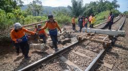 Kereta Serayu Pagi Jurusan Purwokerto-Pasar Senen Anjlok di Nagreg<