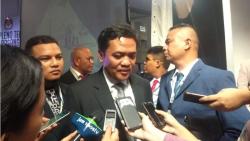 Wakili Prabowo-Sandi, Habiburokhman Cium Tangan Ma'ruf Amin di KPU