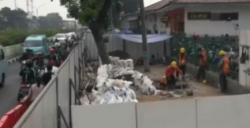 Video Kemacetan Panjang di Pasar Minggu Dampak Perbaikan JPO