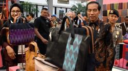 Dorong UMKM Go Digital, Jokowi Buka Pameran Karya Kreatif Indonesia