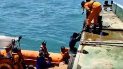 Kapal Tunda Mega 09 Tenggelam akibat Dihantam Ombak di Ketapang, 4 ABK Hilang