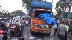 Truk Tronton Tabrak 3 Motor di Medan akibat Rem Blong, 3 Tewas di Lokasi