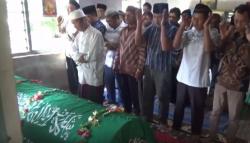 Isak Tangis Warnai Pemakaman Perempuan Hamil Korban Pembunuhan di Ponorogo