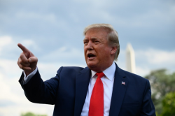 Mahkamah Agung AS Dukung Dana Tembok Perbatasan, Trump: Kemenangan Besar!