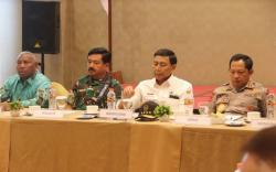 Tinjau Karhutla, Menko Polhukam, Panglima TNI dan Kapolri Terbang ke Kalteng