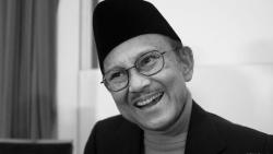 Gubernur Papua Barat Ingin Anak Papua Teladani Almarhum Pak Habibie