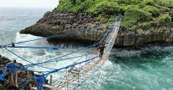 Wisata Petualangan di Pulau Kalong Yogyakarta, Asyiknya sambil Selfie di Jembatan Gantung 