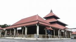 Keraton Larang Kegiatan di Masjid Gedhe Kauman, Muslim United: Acara Tetap Berjalan