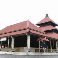 Umat Muslim di Yogyakarta Mulai Gelar Salat Tarawih, Masjid Gedhe Kauman Terapkan Prokes