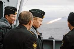 Uji Coba Senjata Nuklir Lagi, Putin Pantau Peluncuran 3 Rudal Balistik Antarbenua