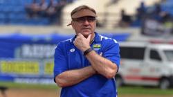 Persib Libas Persita, Robert Alberts Puji Ezra Walian dan Farshad Noor<
