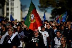 Ribuan Polisi Gelar Aksi Tuntut Kenaikan Upah di Portugal
