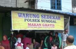 Video Polisi di Medan Buka Warung Sedekah Gratis untuk Warga