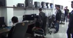 Pentolan Hacker Pembobol Kartu Kredit Beromset Miliaran Rupiah di Surabaya Berusia 24 Tahun