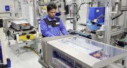 Mercedes-Benz Produksi Baterai Mobil Plug-In Hybrid di Thailand
