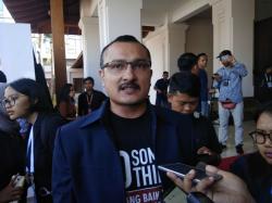 Berkicau di Twitter 