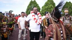 Profil Biodata John Wempi Wetipo, Putra Papua yang Dilantik Jadi Wamendagri