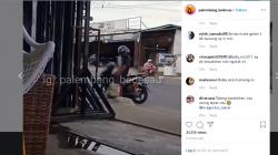 Polisi Buru Pria yang Pamerkan Alat Vital di Pinggir Jalan Palembang
