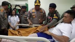 Kapolda Papua Jenguk Bharatu Luki Darmadi Korban Penembakan KKB di Nduga