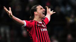 Zlatan Ibrahimovic Ngamuk! Bibirnya Dicium Mantan Pemain Inter Milan