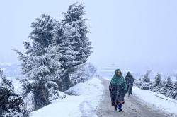 100 Orang Tewas akibat Longsor Salju di Kashmir Pakistan