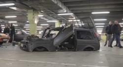 Mobil Terpendek di Dunia, Lada Niva Berjalan seperti Tanpa Roda