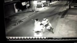 Begal Bawa Celurit di Bintara Jaya Bekasi Terekam CCTV, Hati-Hati Pulang Larut Malam