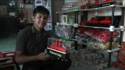 Pengrajin di Palembang Manfaatkan Limbah Kayu Jadi Miniatur Jembatan Ampera