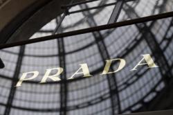 Giliran Prada Tunda Peragaan Busana di Jepang karena Virus Korona