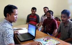 Main Ludo untuk Judi, Bapak-Bapak Berkumis di Lampung Barat Diciduk Polisi