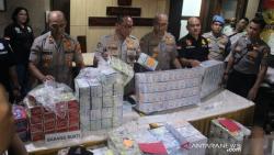 Polisi Akan Jual Masker Sitaan, Mahfud: Asal Uangnya Tak Dimakan Sendiri