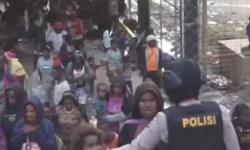 Video Ratusan Warga Distrik Tembagapura Tinggalkan Kampung Ketakutan Diteror KKB