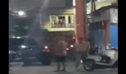 Video Satpam Perumahan Ngamuk Aniaya Ketua RW di Makassar