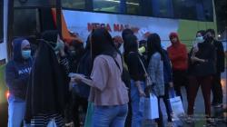 Masuk ke Luwu Timur, Pemudik Diperiksa Kesehatan dan Mobil Disemprot Disinfektan