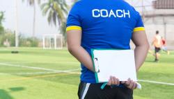 Bosan Menganggur, Pelatih Sepak Bola Asal Semarang Kini Jualan Wedang Jahe 