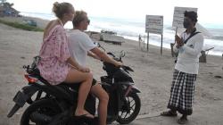 Sanur Tutup 14 Pintu Masuk ke Pantai, Surfing dan Jogging Dilarang!<