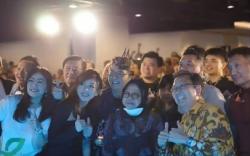 Viral Risma Foto dengan Motivator yang Positif Corona, Ini Jawaban Pemkot Surabaya