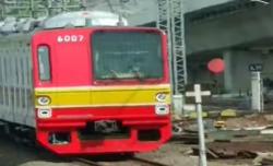Video Sejumlah Stasiun KA Sepi Jelang Pemberlakuan PSBB Jakarta
