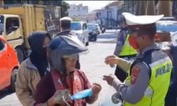 Video Polisi Razia Warga Tidak Gunakan Masker di Tasikmalaya