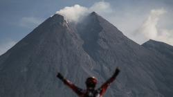 Gunung Merapi Menggembung, Ahli Vulkanologi: Tetap Tenang dan Jangan Panik